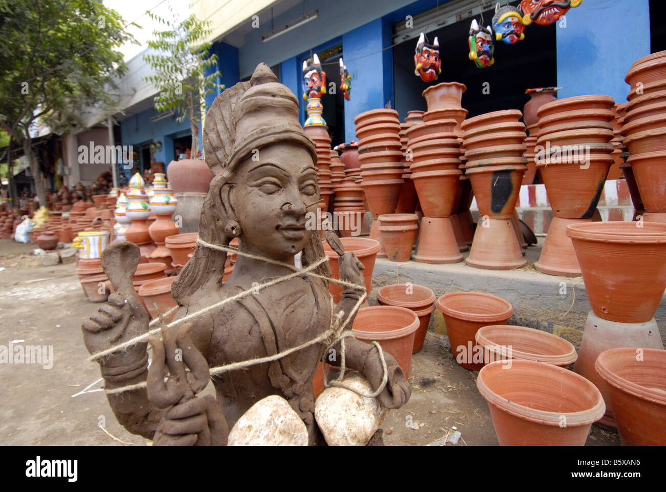 Une boutique QUI VEND DES MARCHANDISES EN TERRE À MADURAI TAMILNADU Banque D'Images