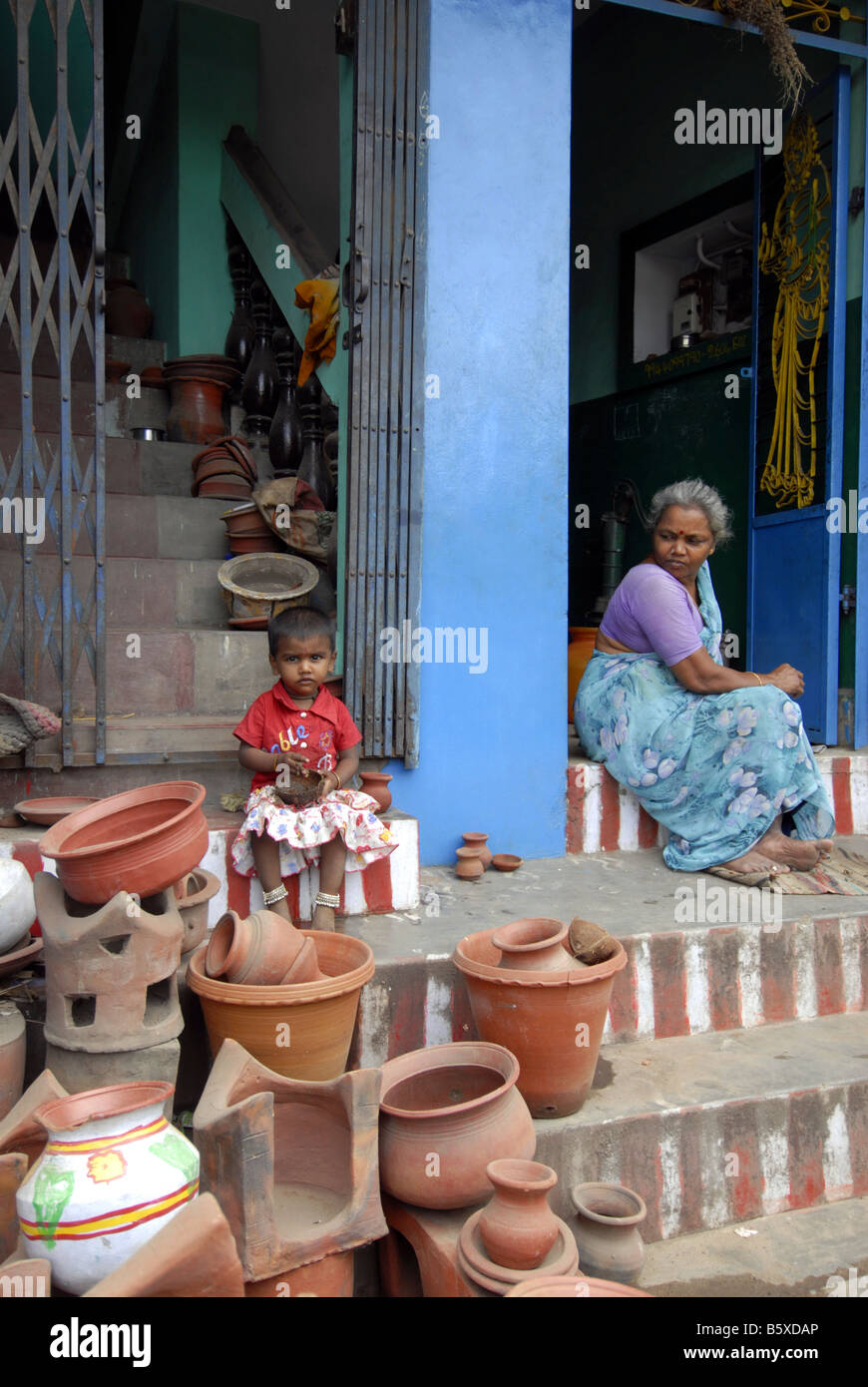 Une boutique QUI VEND DES MARCHANDISES EN TERRE À MADURAI TAMILNADU Banque D'Images