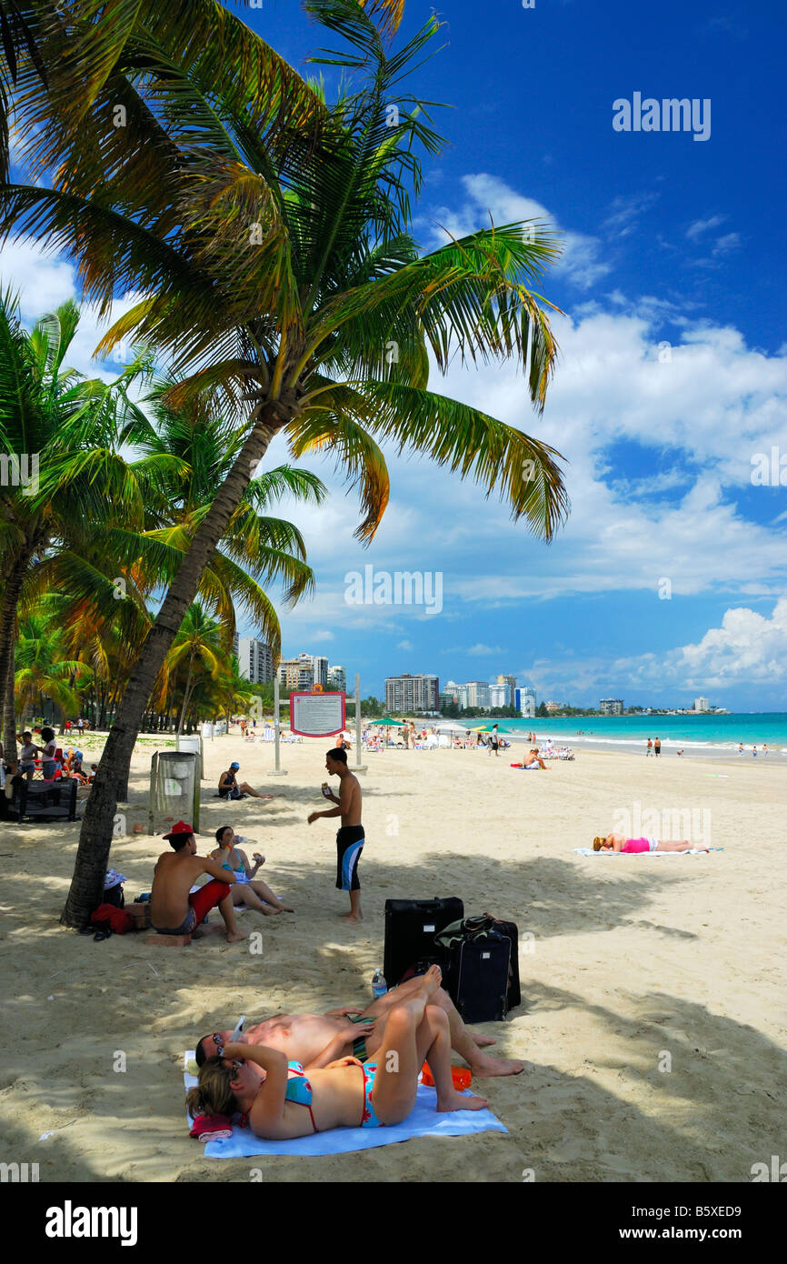 La célèbre plage d'Isla Verde de San Juan, Puerto Rico Banque D'Images