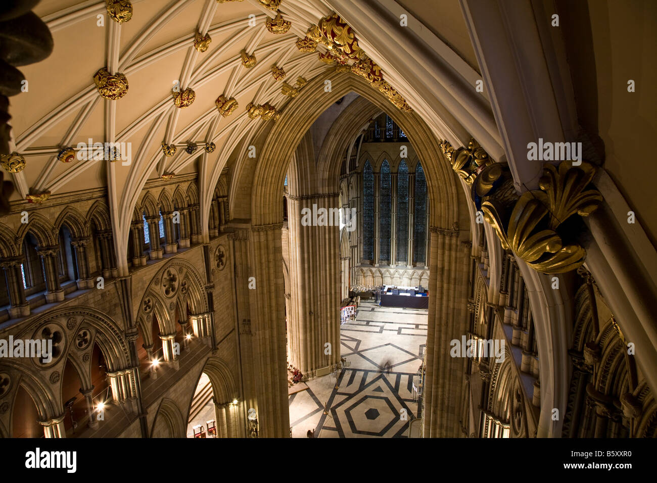 Le transept sud et le toit restauré de la cathédrale de York, York, Angleterre Banque D'Images