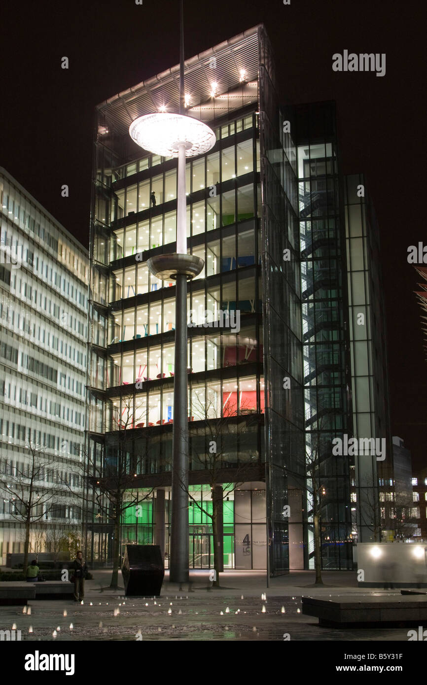 Plus de Londres est un nouveau développement sur la rive sud de la Tamise Londres Angleterre Royaume-Uni gb Banque D'Images