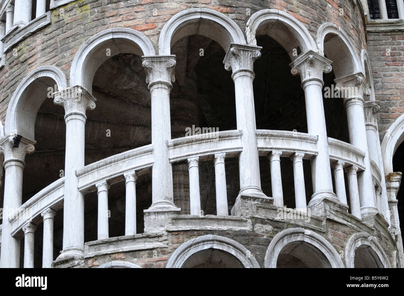 Escalier extérieur en spirale du Palazzo Contarini del Bovolo, Venise Banque D'Images
