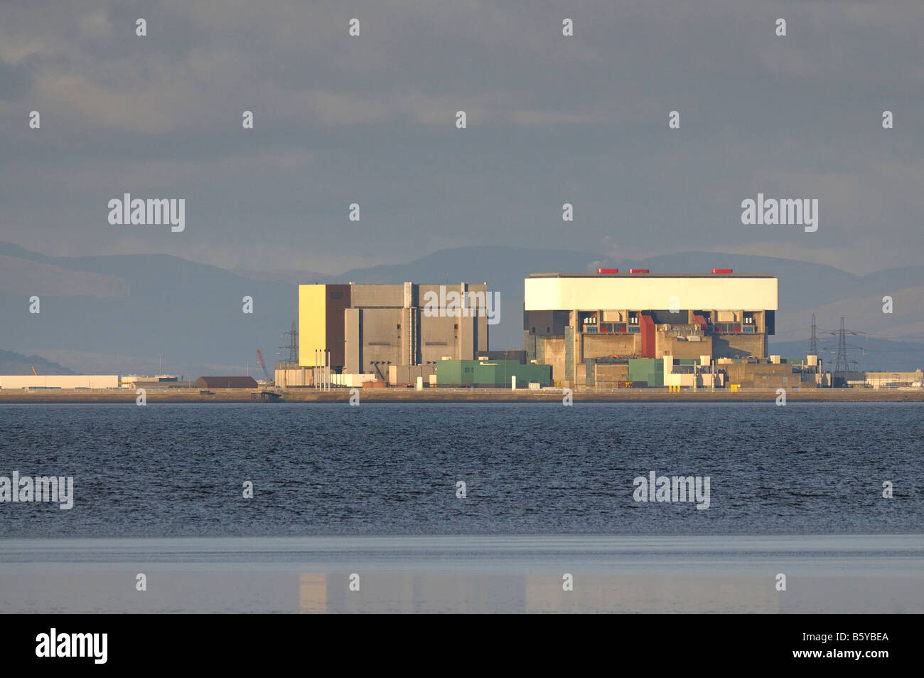 Centrale nucléaire d'Heysham sur la baie de Morecambe Banque D'Images