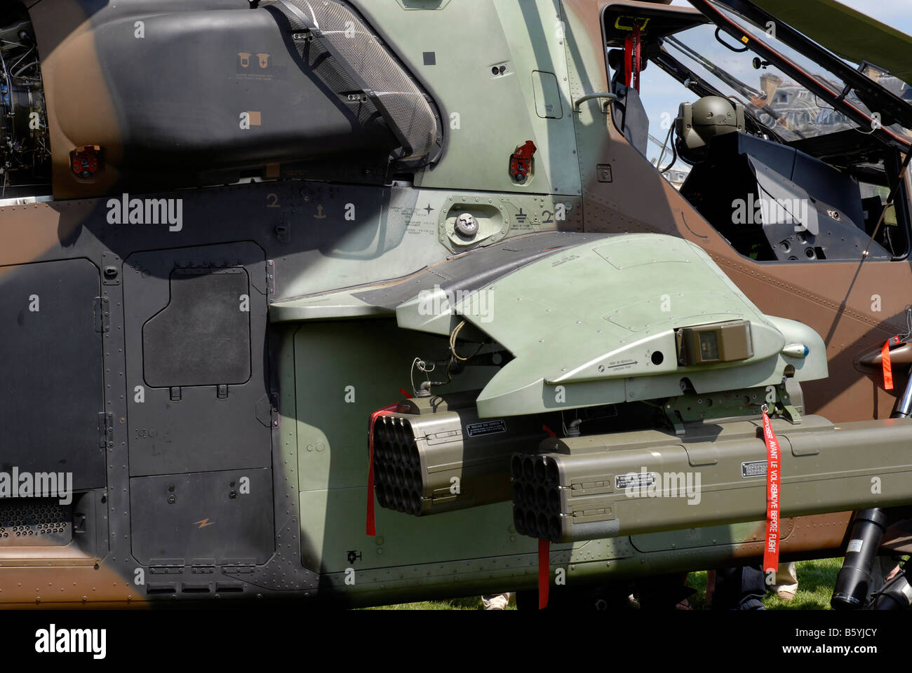 Après la parade militaire de la Fête nationale du 14 juillet Journée Nationale Paris France EC-665 Tigre hélicoptère Eurocopter Banque D'Images