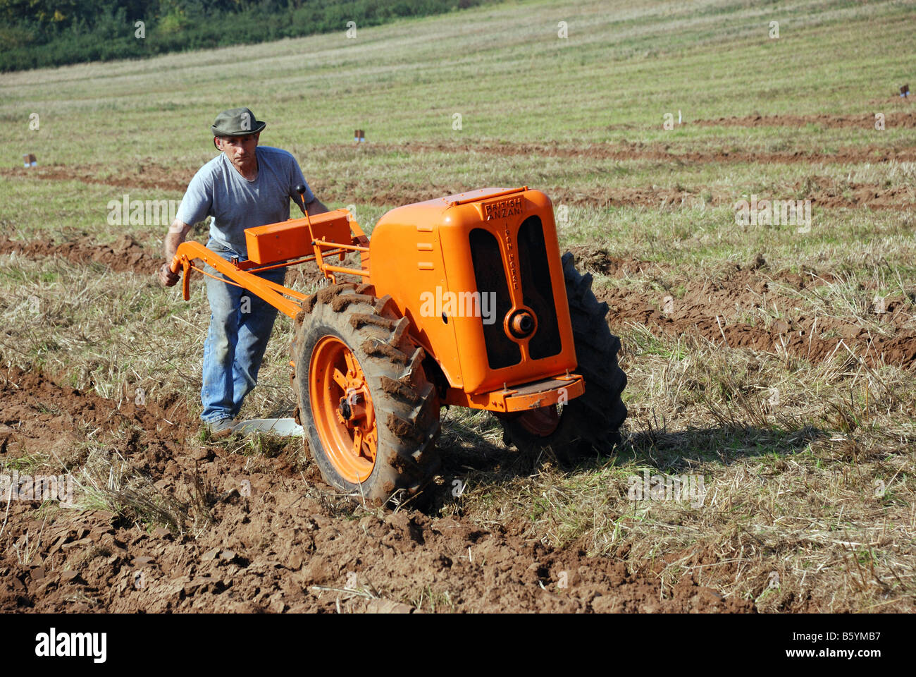 Deux roues Vintage British Anzani cheval de fer le tracteur à la Surrey County Labour Country Fair 2008 La British Anzani Banque D'Images