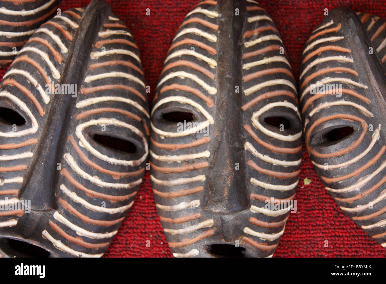 Les masques tribaux africains Banque D'Images