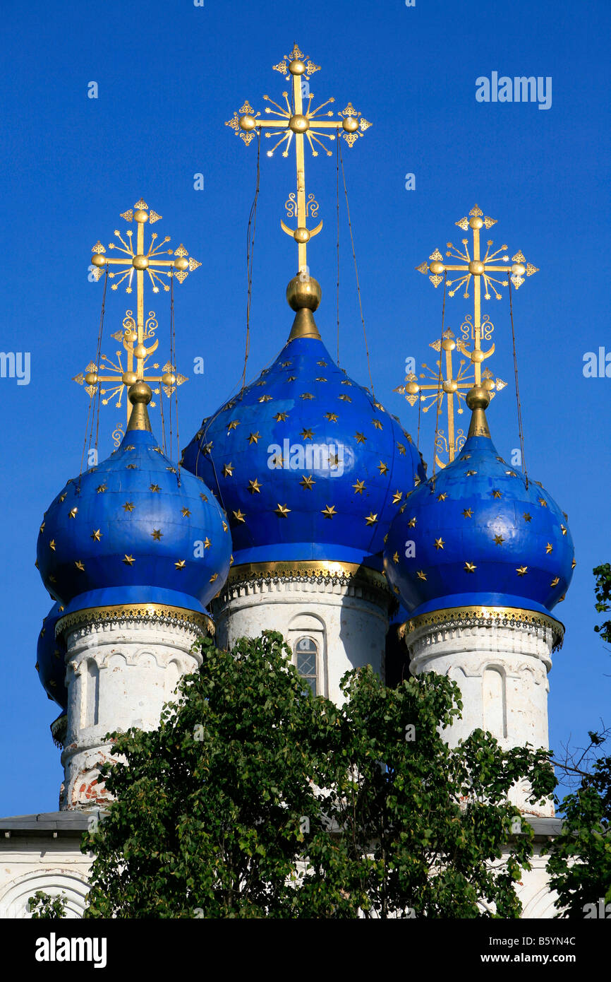 Dômes oignon bleu du 17e siècle de Notre Dame de Kazan Église à Kolomenskoye à Moscou, Russie Banque D'Images