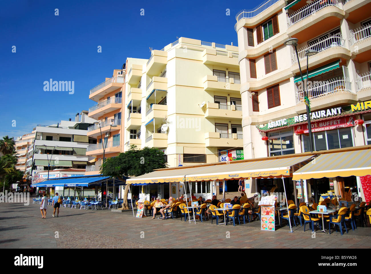 La promenade de restaurants, Los Cristianos, Tenerife, Canaries, Espagne Banque D'Images