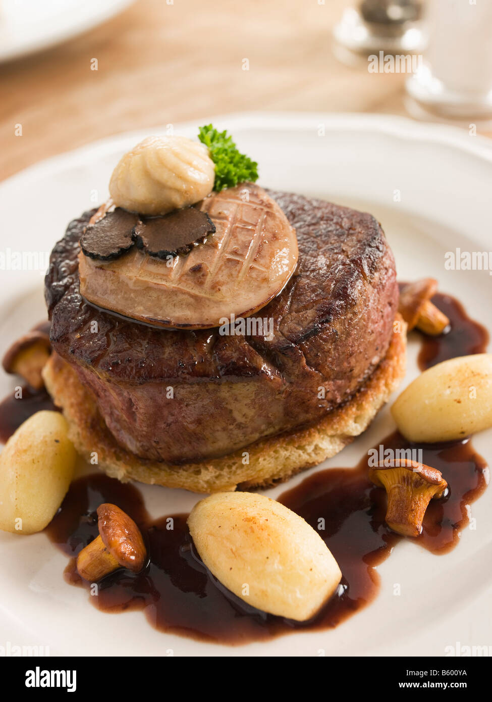 Foie gras rossini Banque de photographies et d'images à haute résolution -  Alamy
