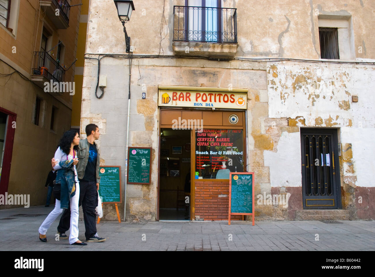 Bar et restaurant au Plaza Ramon Berenguer III Banque D'Images