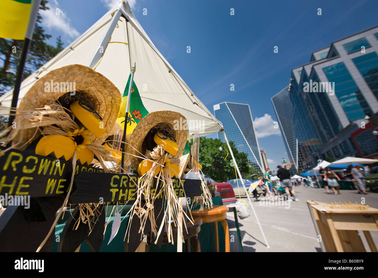 Les étals du marché au cours de la les marchés samedi dans la ville de Regina, Saskatchewan, Canada. Banque D'Images