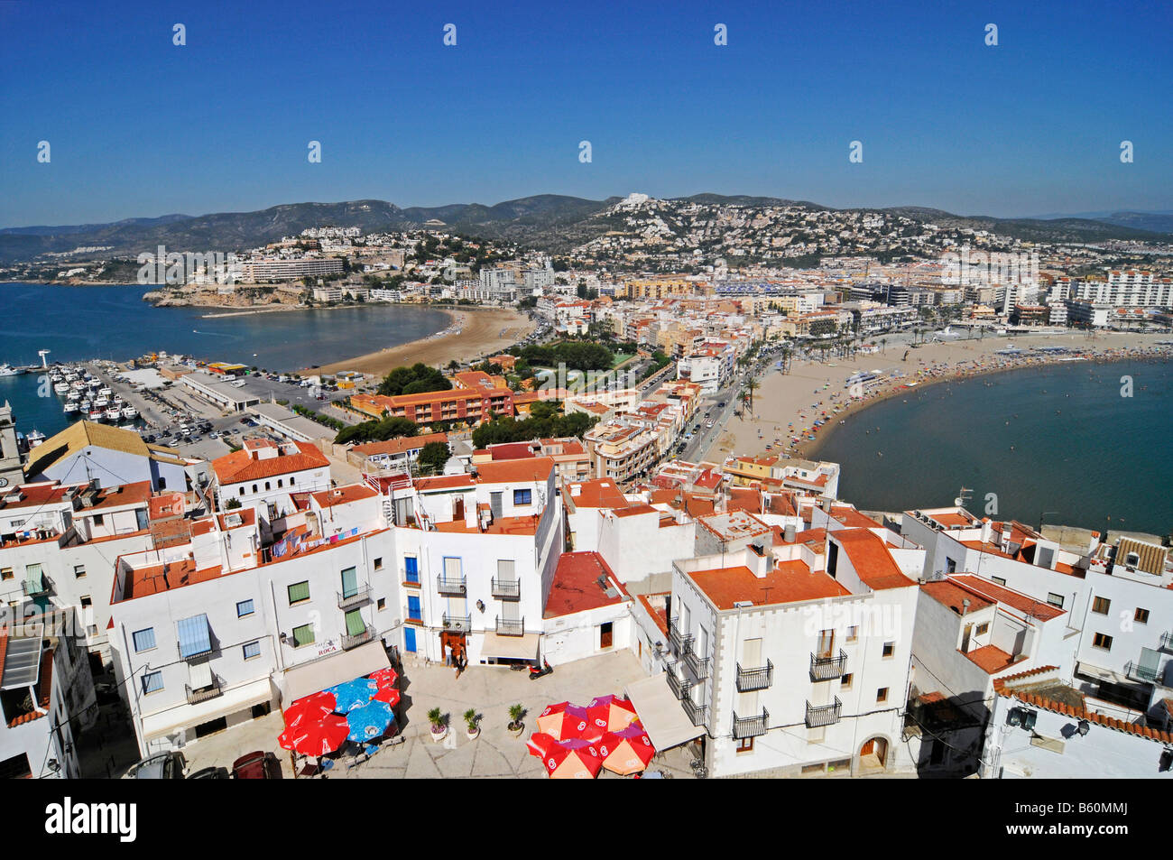 Vue sur Peniscola, Costa del Azahar, côte de la fleur d'oranger, Castellon, Valencia, Spain, Europe Banque D'Images