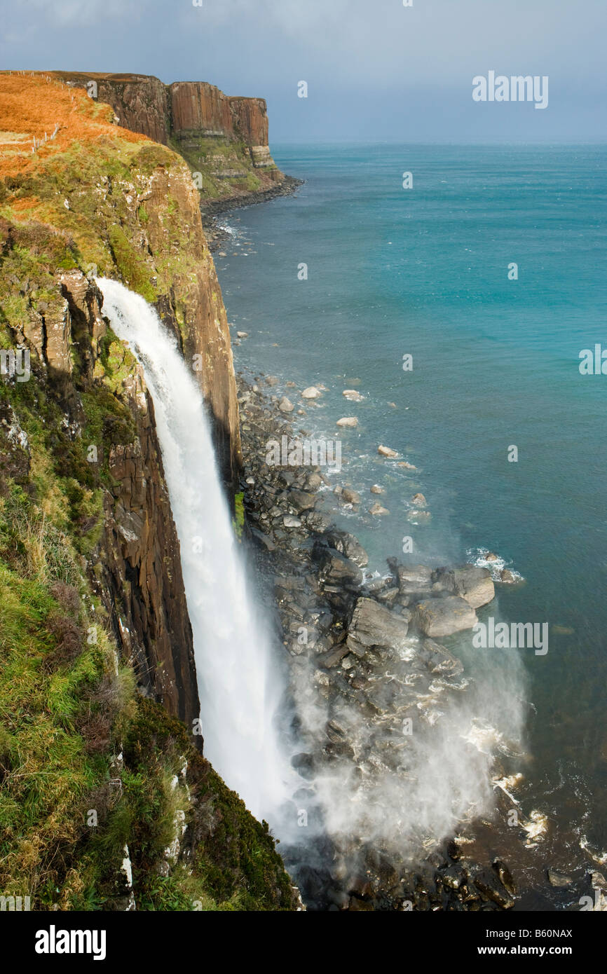 Kilt Rock et cascade, Trotternish, Isle of Skye, Scotland, UK Banque D'Images
