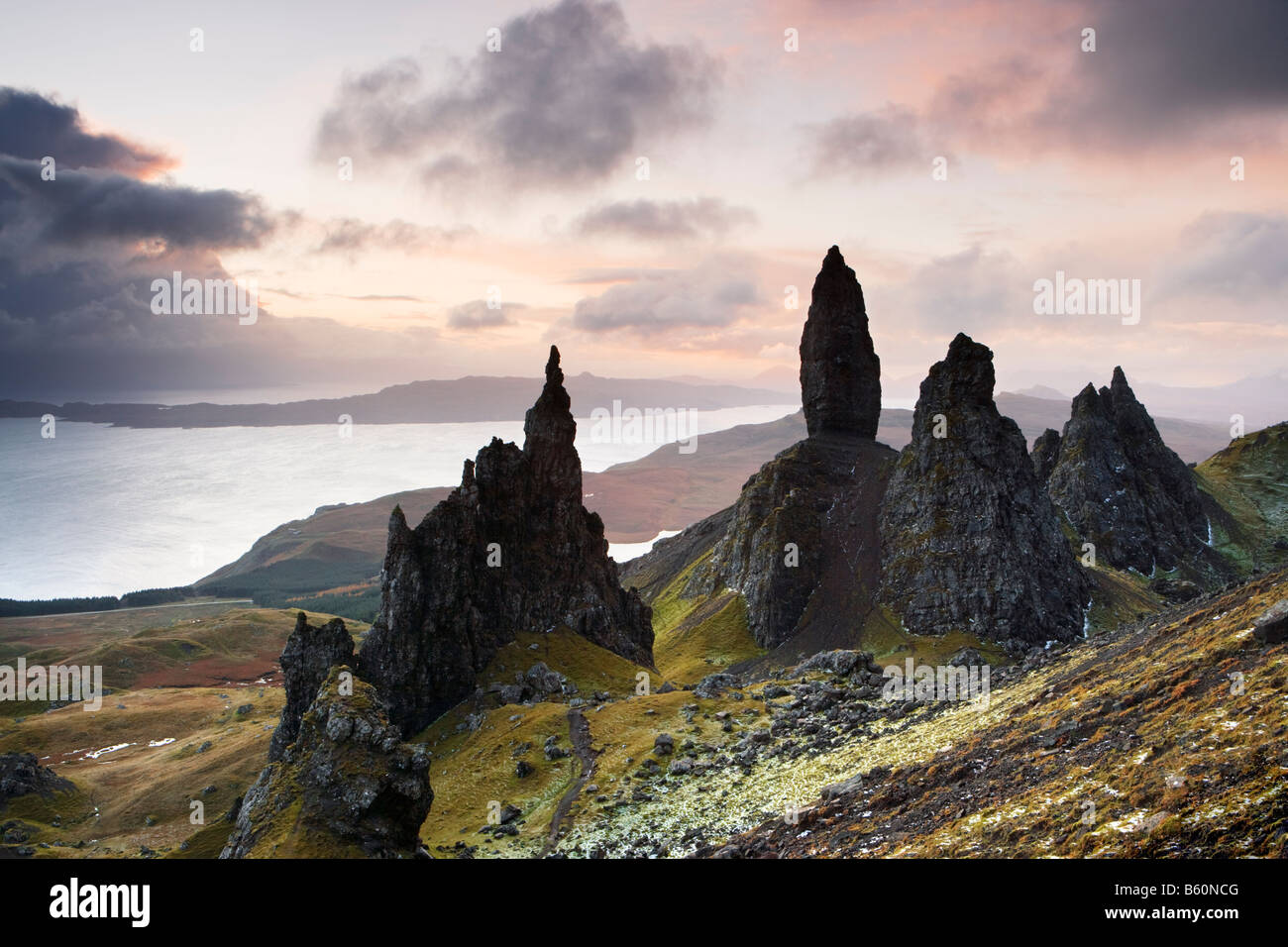 Le Storr (aiguille Rock et de Old Man Storr), Isle of Skye, Scotland, UK Banque D'Images