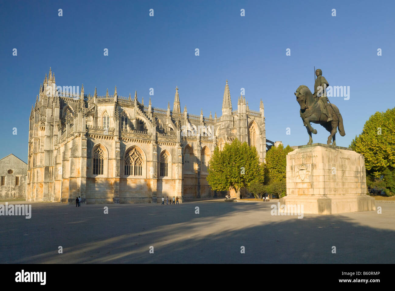 Portugal Estremadura district, Costa da Prata, Batalha Monastère de Santa Maria da Vitoria et statue équestre Banque D'Images