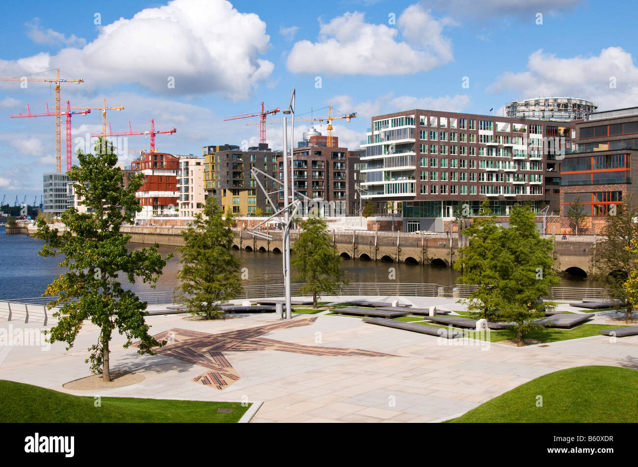 Marco Polo terrasses devant le nouveau bureau et les bâtiments résidentiels de Kaiserkai, HafenCity, Hambourg Banque D'Images
