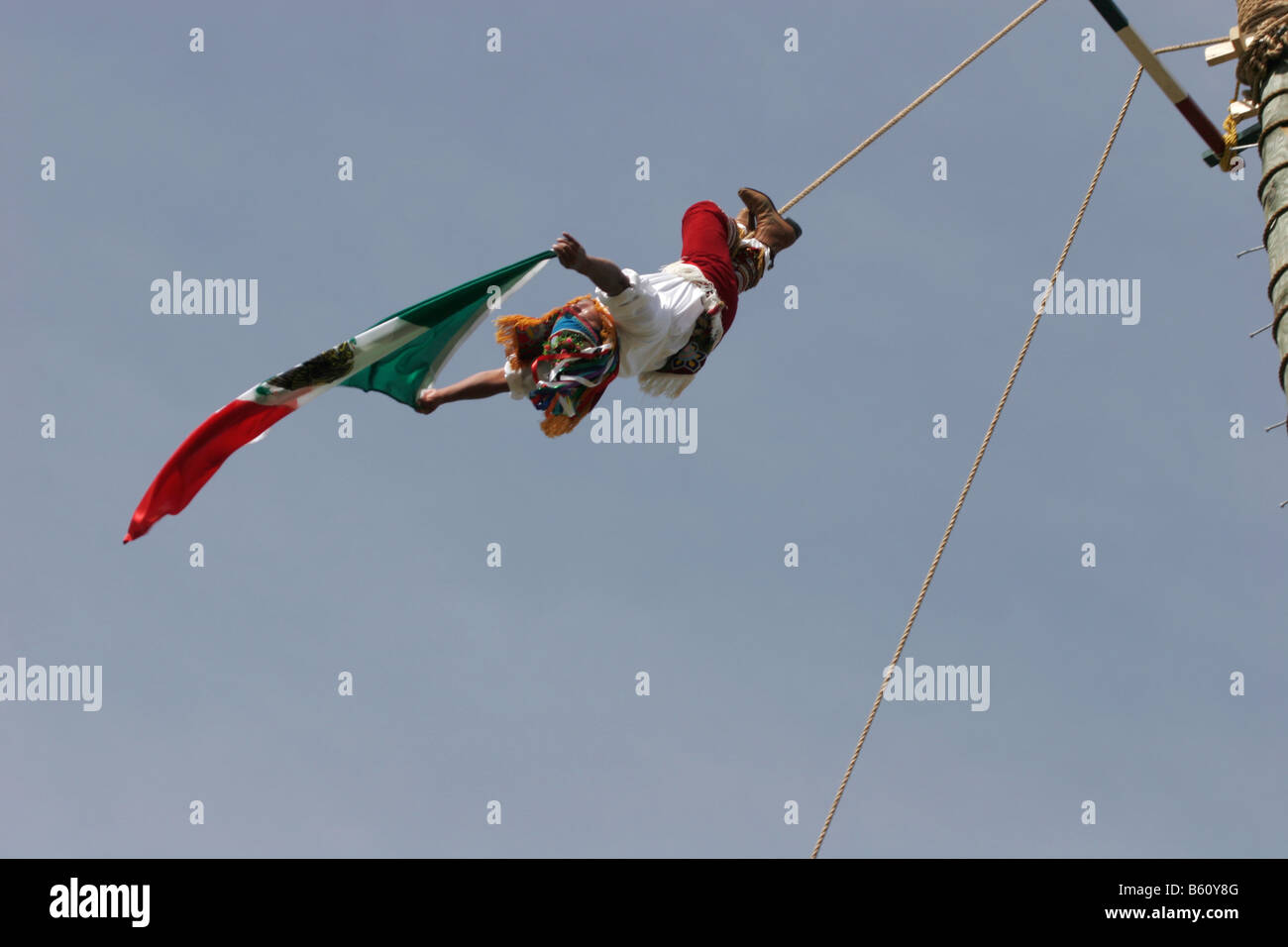 L'un des Tezcatlipoca Voladores de Tajín, Veracruz, Mexique l'exécution de l'homme volant "maya" de Sundance Banque D'Images