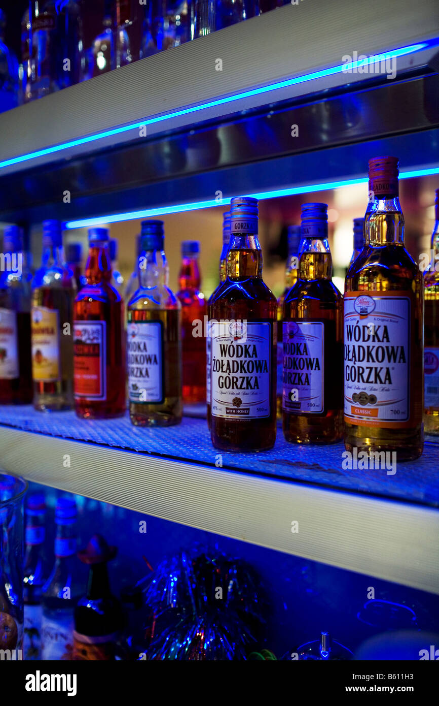 Vodka polonaise dans un restaurant polonais Le Knaypa sur King Street Hammersmith London UK Banque D'Images