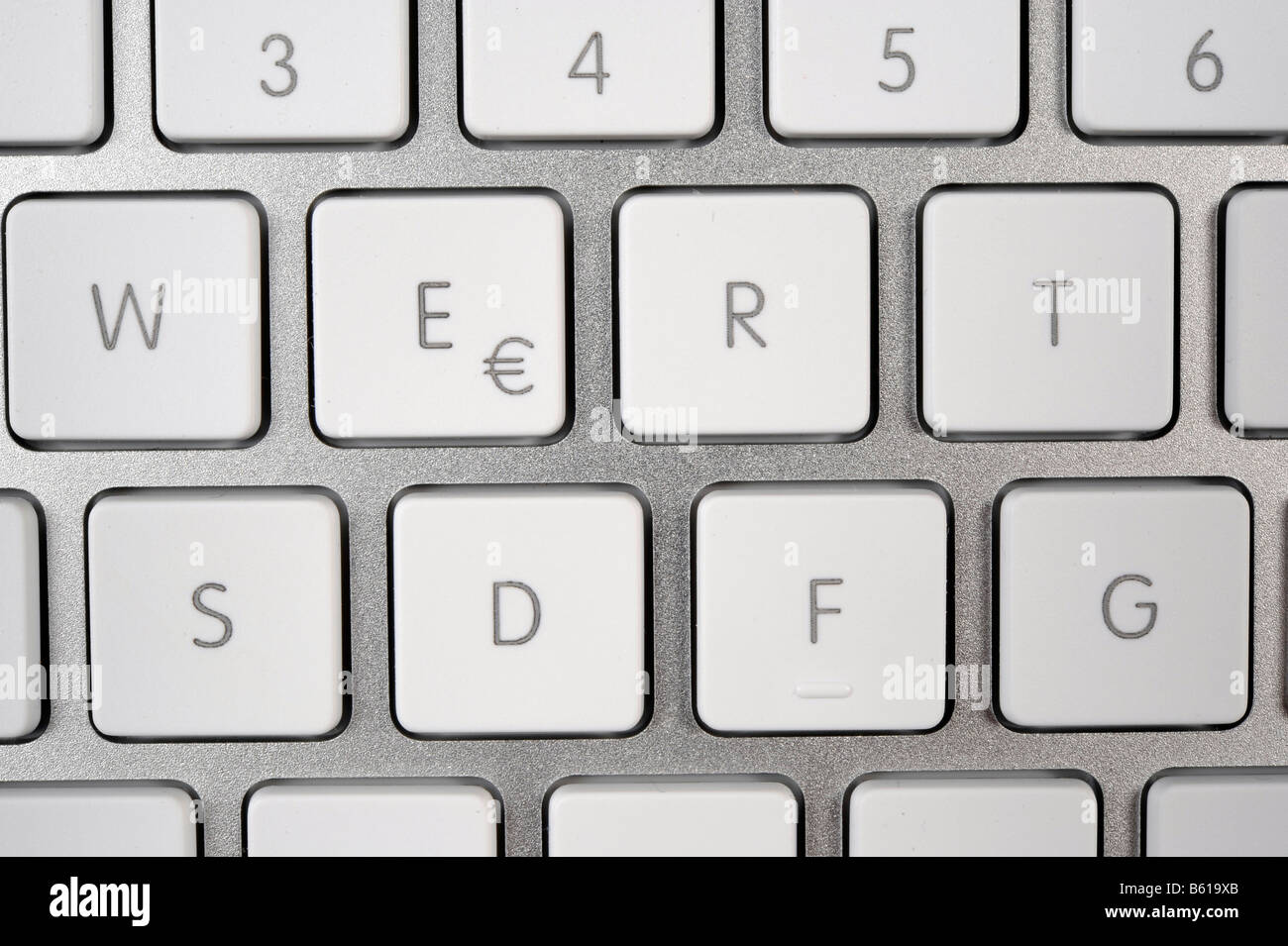 Clavier d'un ordinateur portable MacBook Pro Apple symbole EURO Photo Stock  - Alamy