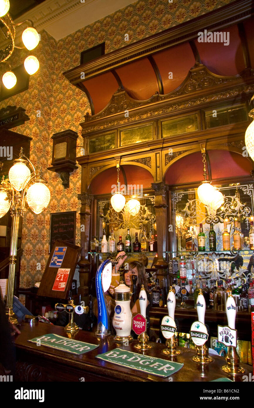 L'intérieur de la Taverne St Stephens à Londres en Angleterre Banque D'Images
