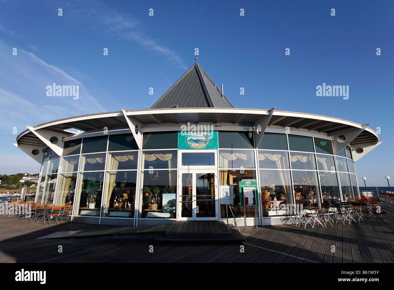 Pavillon de verre moderne, Pier, Heringsdorf Usedom Island, station balnéaire, mer Baltique, Mecklembourg-Poméranie-Occidentale, Allemagne, Eur Banque D'Images