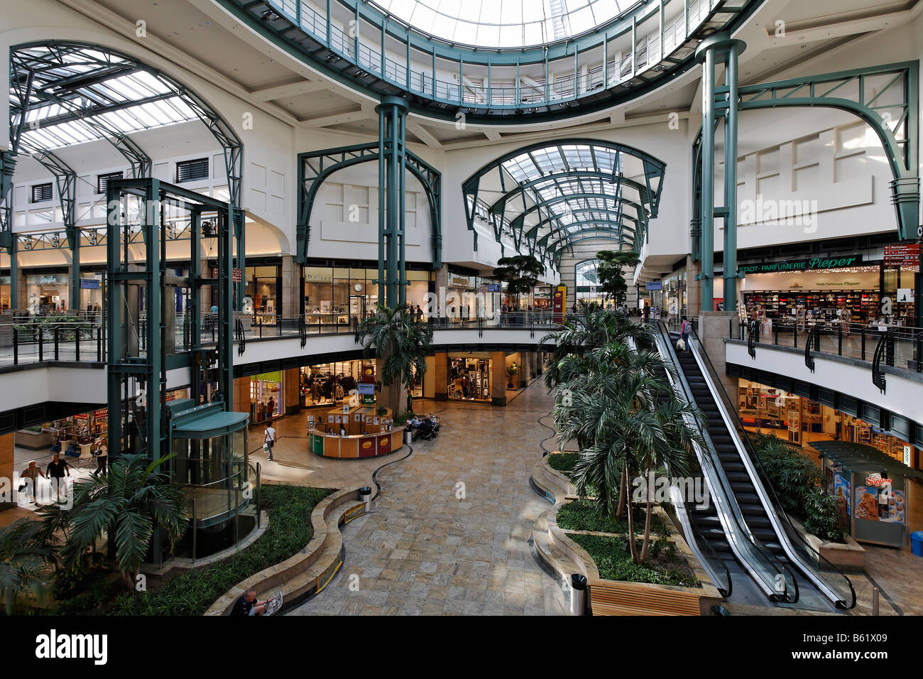 Centro, bombé hall dans le centre commercial, Neue Mitte Oberhausen, Ruhr, Nordrhein-Westfalen, Germany, Europe Banque D'Images