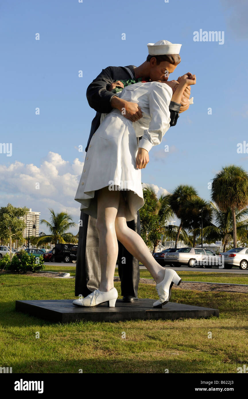 Statue appelée reddition sans conditions Sarasota Bayfront Park Banque D'Images