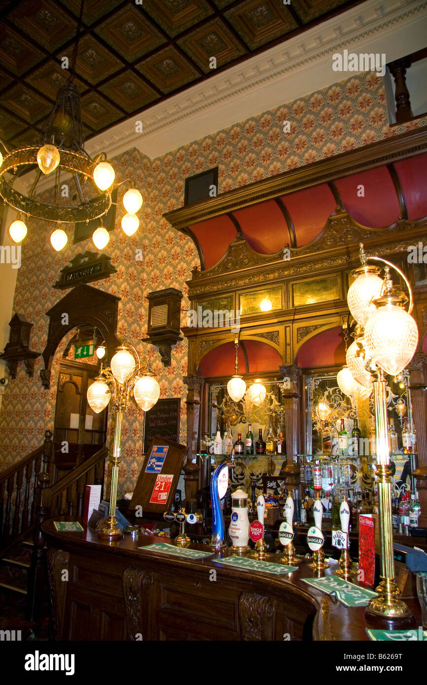 Intérieur de St Stephen's Tavern de Londres Angleterre Banque D'Images