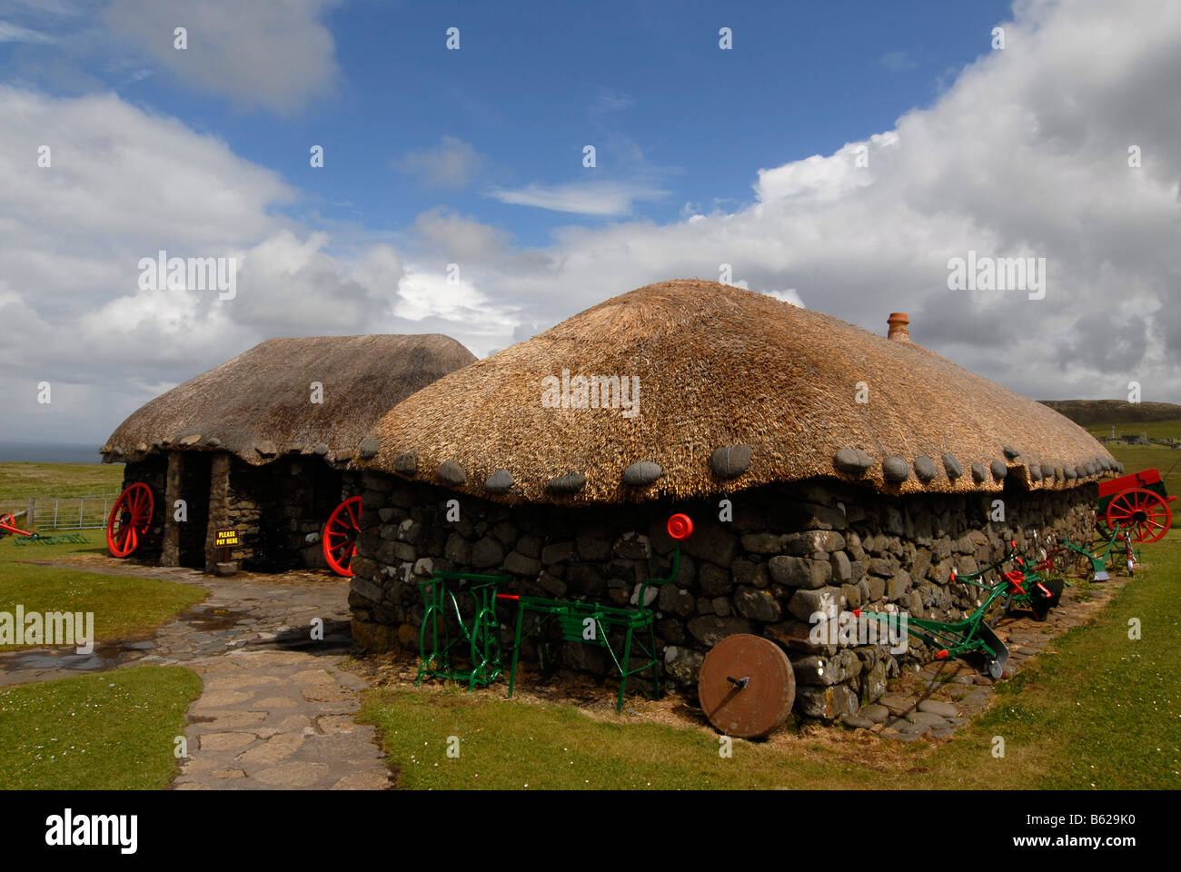 Musée de la vie de l'Île montrant la chambre maisons sur le Trooternish, presqu'île de Skye, Écosse, Royaume-Uni, Europe Banque D'Images