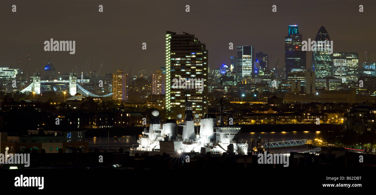 Panorama de la ville de London Skyline at night Banque D'Images