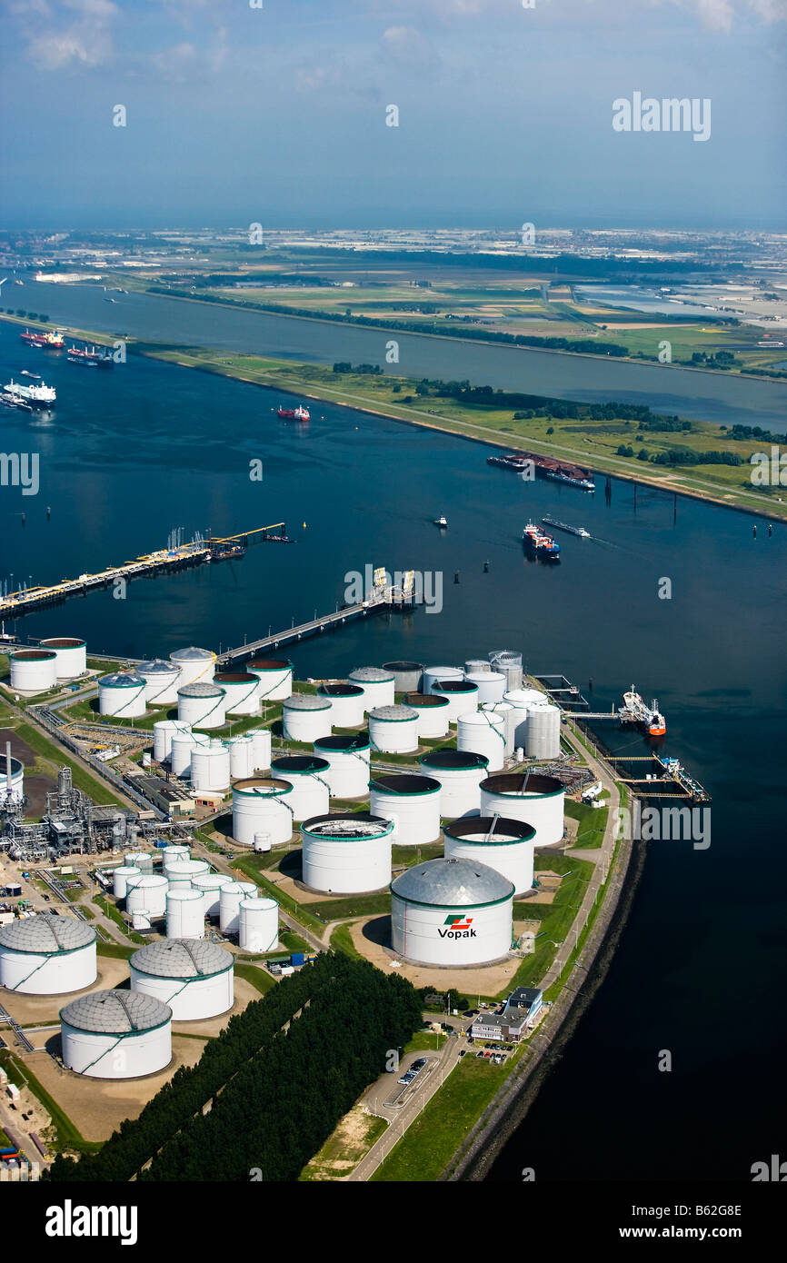 Holland Zuid Holland Rotterdam Port Aérien de stockage d'huile Banque D'Images