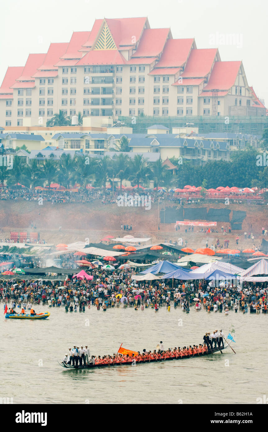 La province du Yunnan en Chine Xishuangbanna Festival aux projections d'eau Banque D'Images