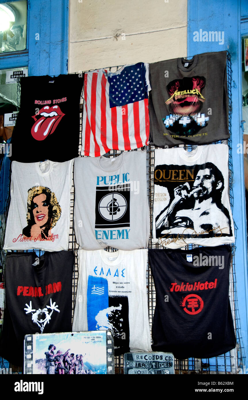Athens Plaka district shopping T-shirt teeshirt fashion Athènes Grèce Greek Banque D'Images
