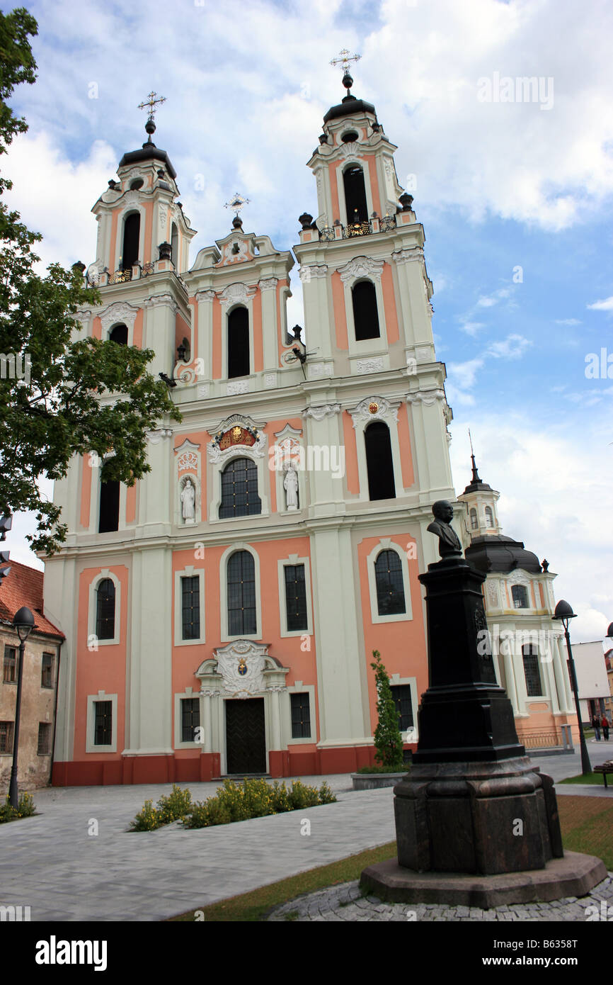L'église sainte Catherine et couvent bénédictin, Moniuszko monument, Vilnius, Lituanie Banque D'Images