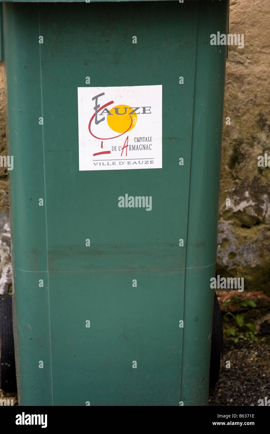 Le nettoyage de la litière Eauze dans le sud de la France, le Gers Banque D'Images