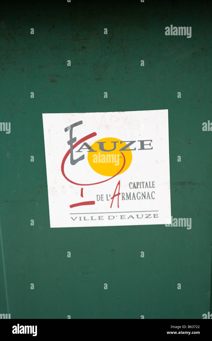 Le nettoyage de la litière Eauze dans le sud de la France, le Gers Banque D'Images