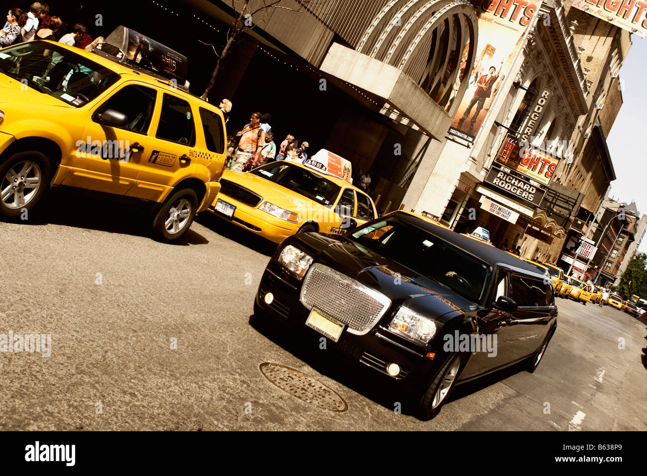 Véhicules sur la route, Broadway, Manhattan, New York City, New York State, USA Banque D'Images