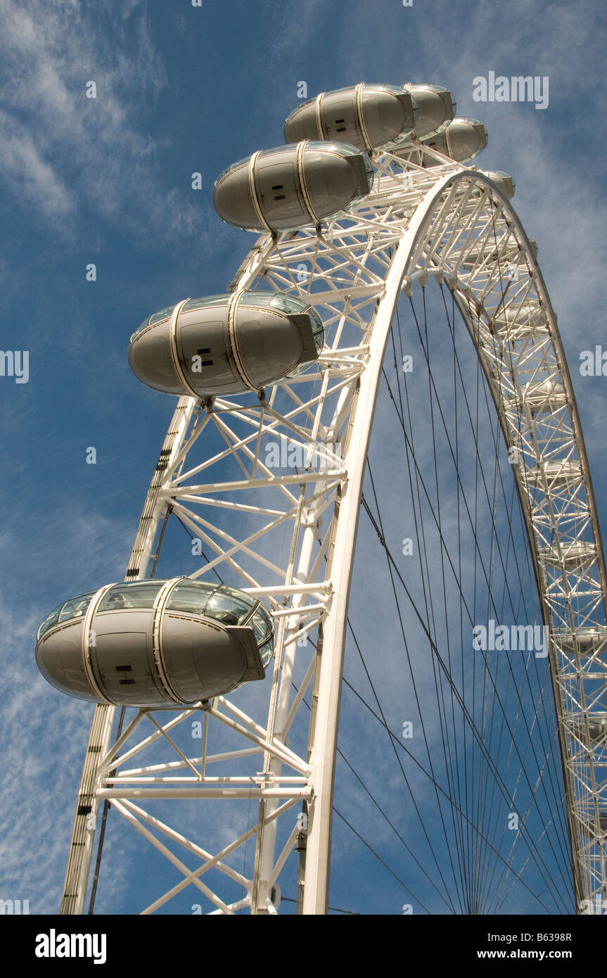 London Eye détail contre ciel bleu, London, UK Banque D'Images