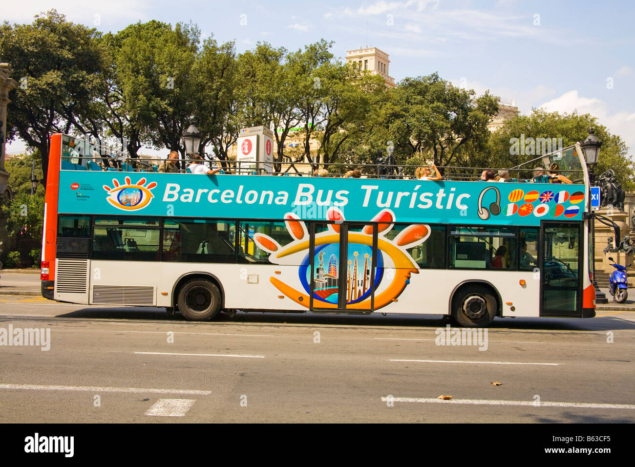 Visite de la ville en bus, Place de Catalogne, Barcelone, Espagne Banque D'Images