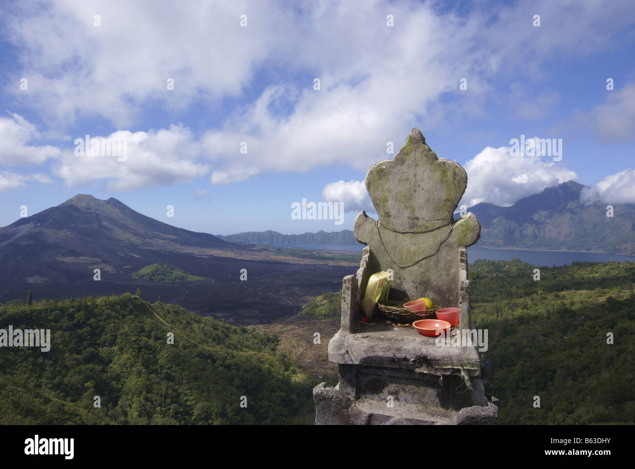 Un lieu de culte en avant du Mont Batur volcano Bali Banque D'Images