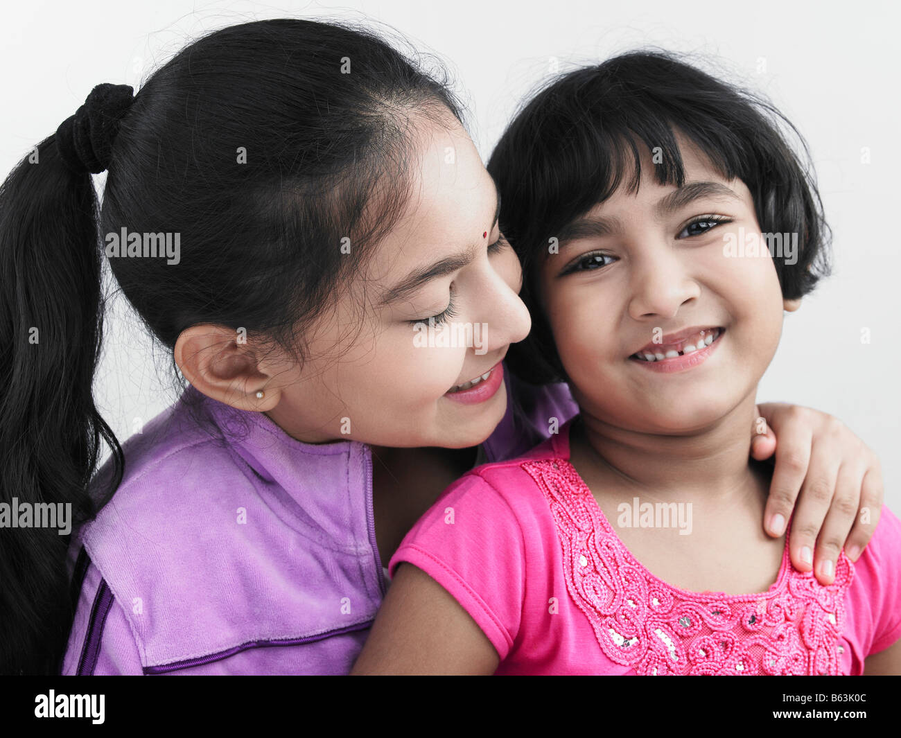 Portrait de deux sœurs asiatiques d'origine indienne Banque D'Images