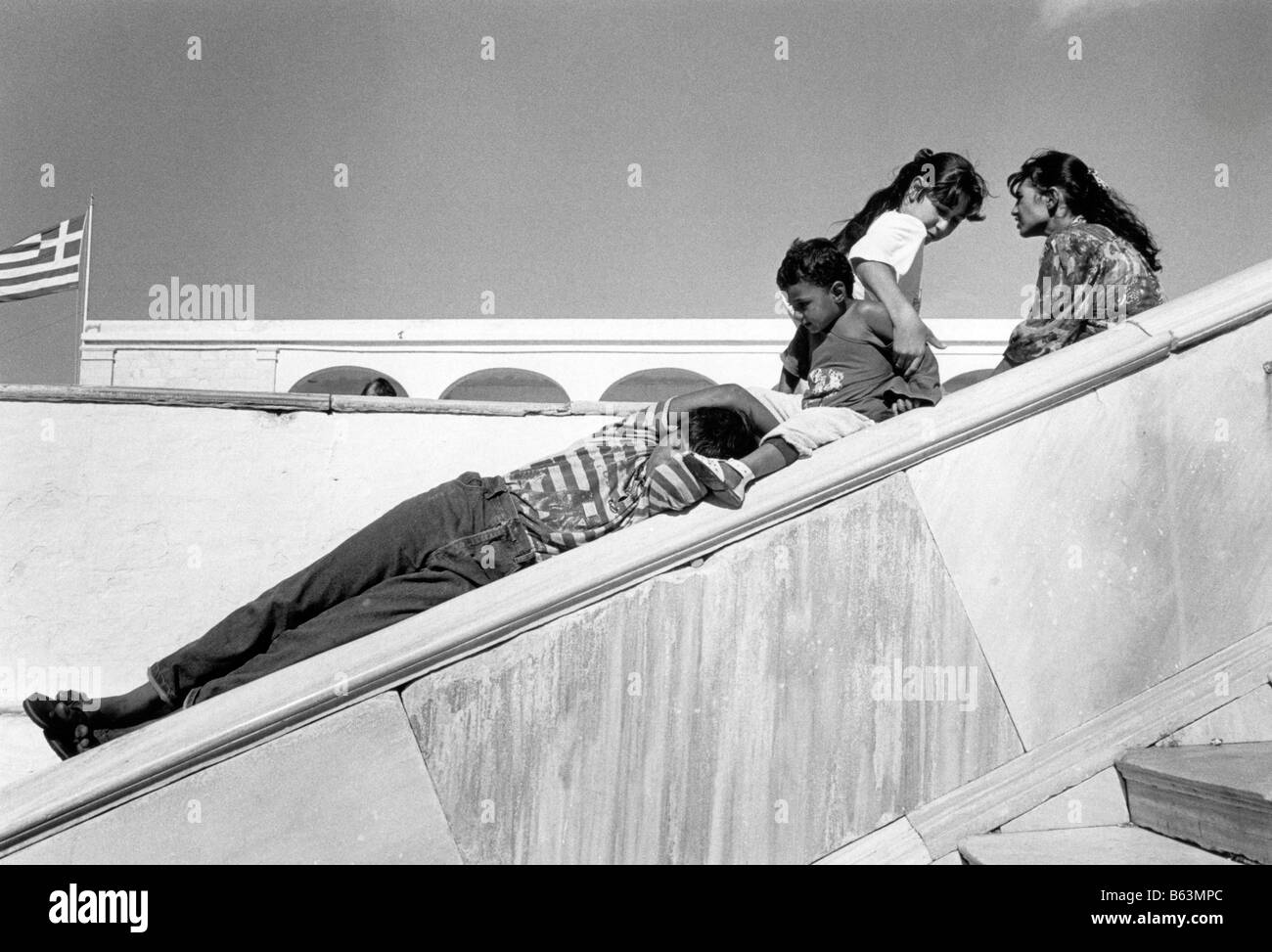 Les pèlerins se rassemblent au sanctuaire. Tinos, Grèce Banque D'Images