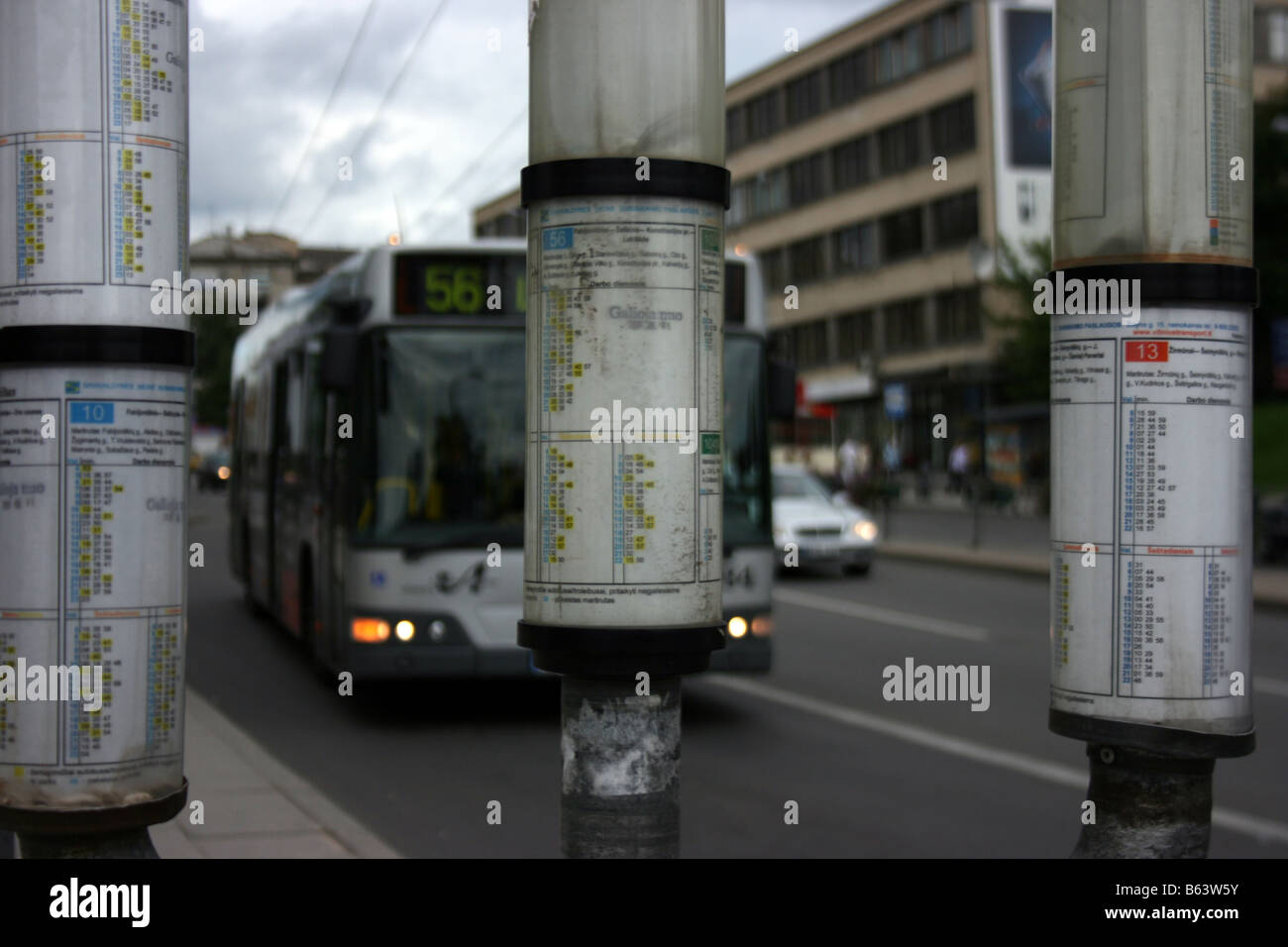 Calendrier, arrêt de bus, Vilnius, Lituanie Banque D'Images