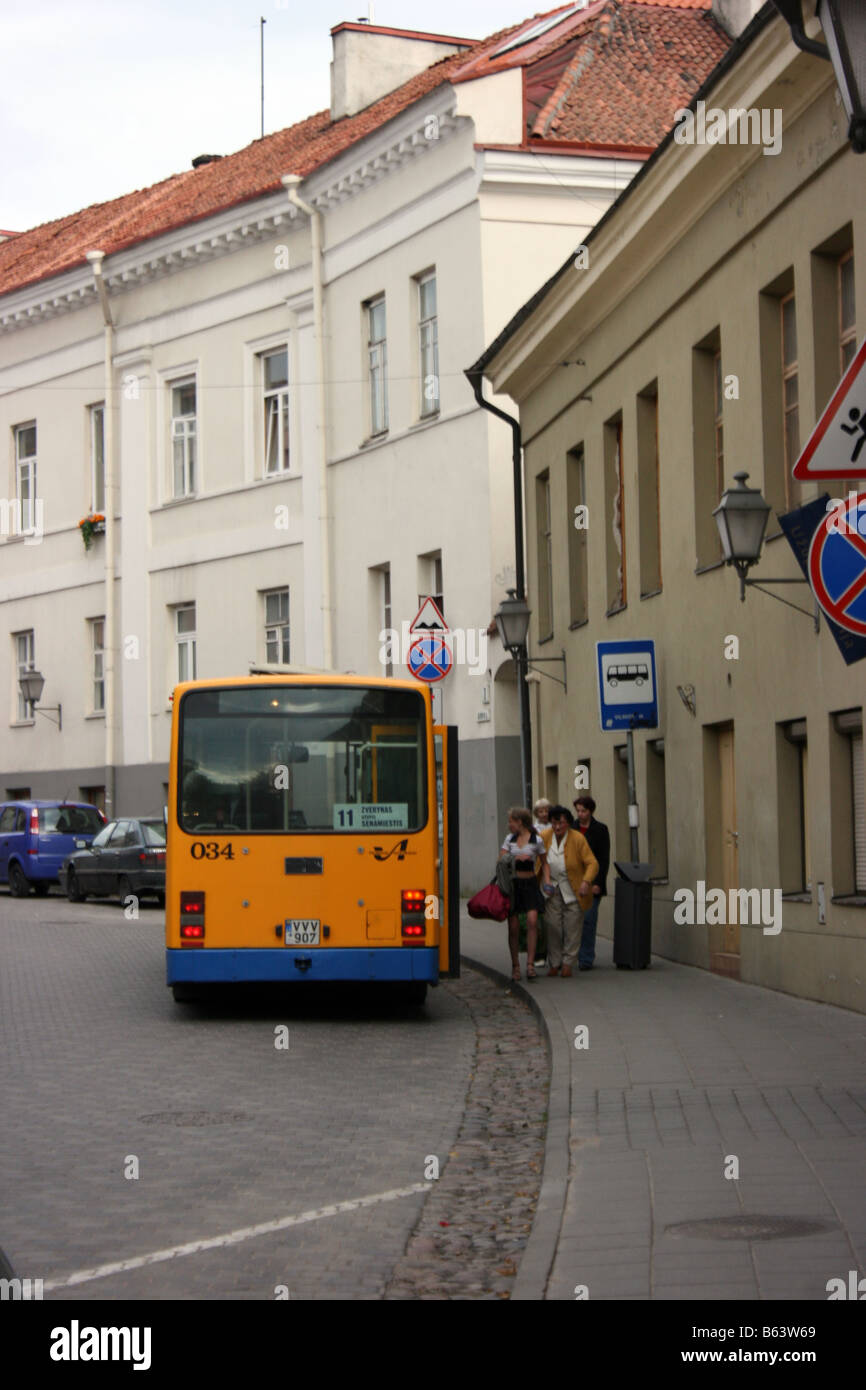 Arrêt de bus, Uzupio street, Vilnius, Lituanie Banque D'Images