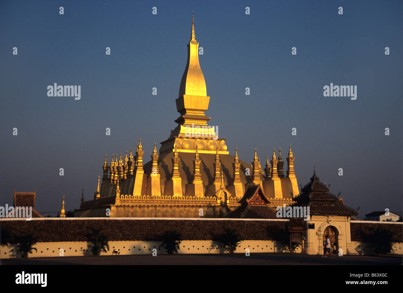 Pha That Luang, le grand stupa doré, construit en 1566, à Vientiane, Laos. Le plus sacré du pays monument Bouddhiste. Banque D'Images