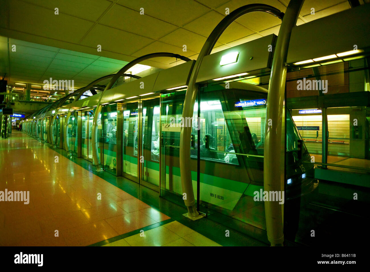 Cour Saint Emilion Metro