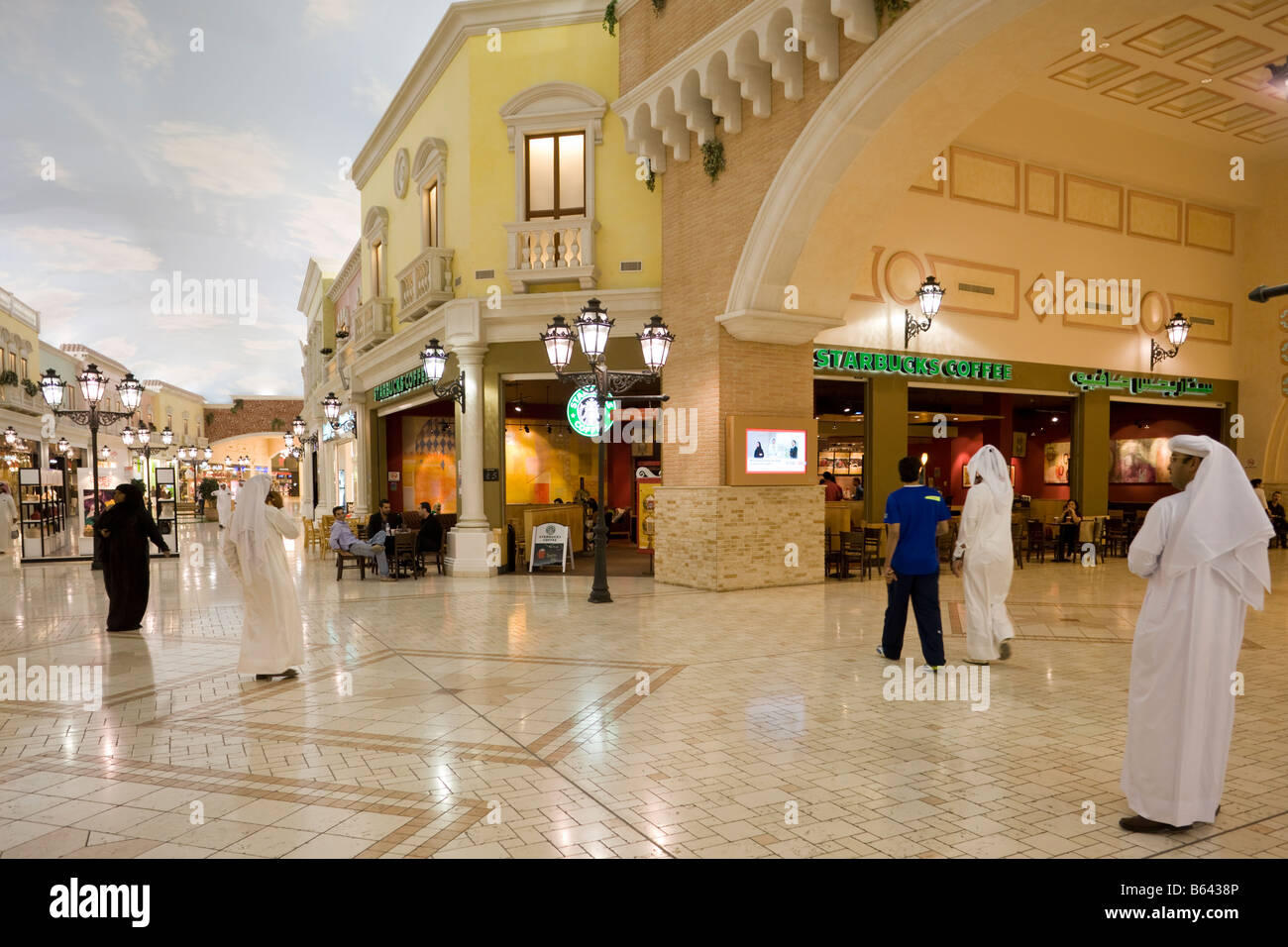 Starbucks, Villagio Mall, Doha, Qatar Banque D'Images
