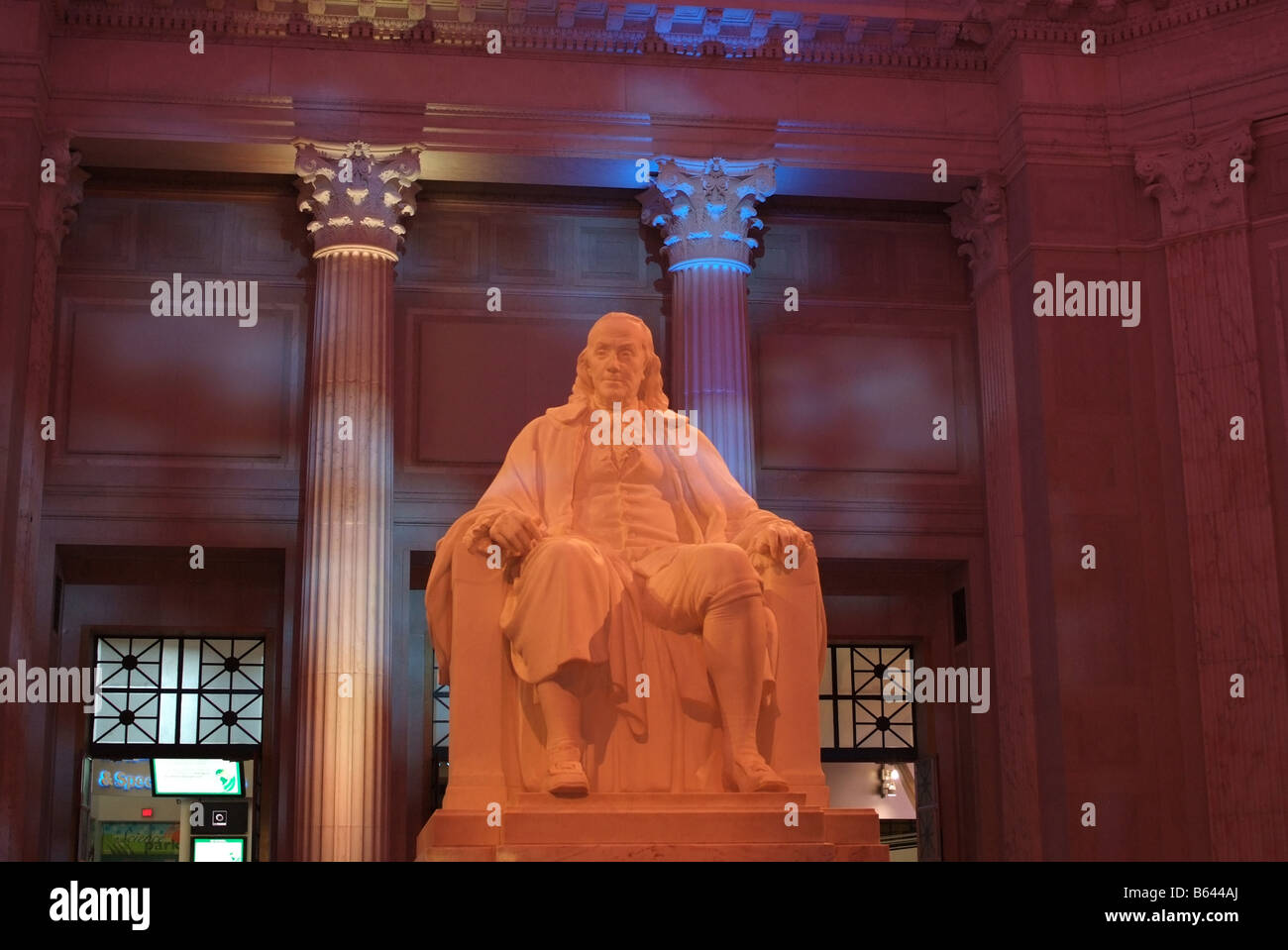 Philadelphia PA Franklin Institute Science Museum statue de Ben Franklin en rotonde Banque D'Images