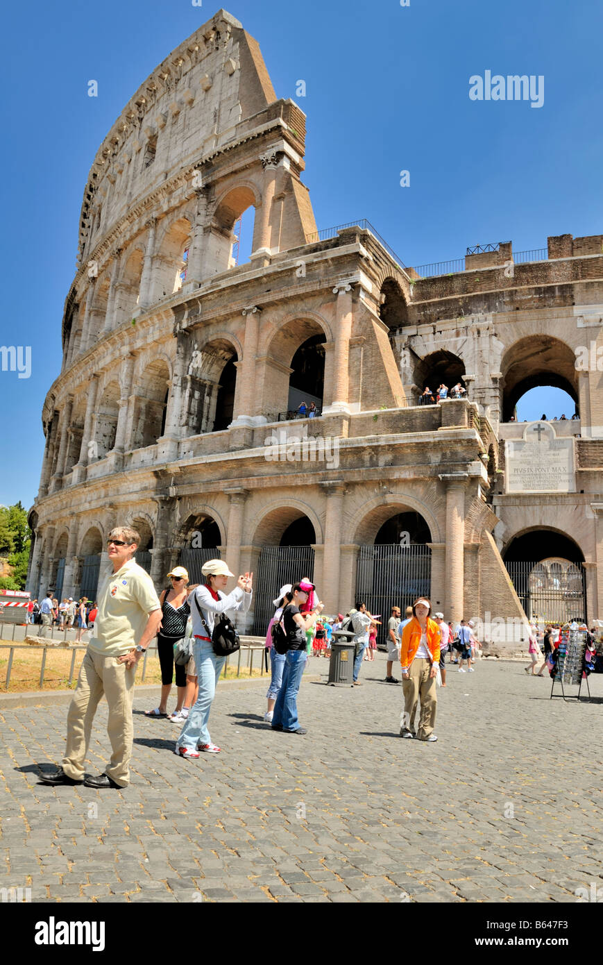 Le Colisée, le grand symbole de l'éternité de Rome, Latium, Italie, Europe. Banque D'Images