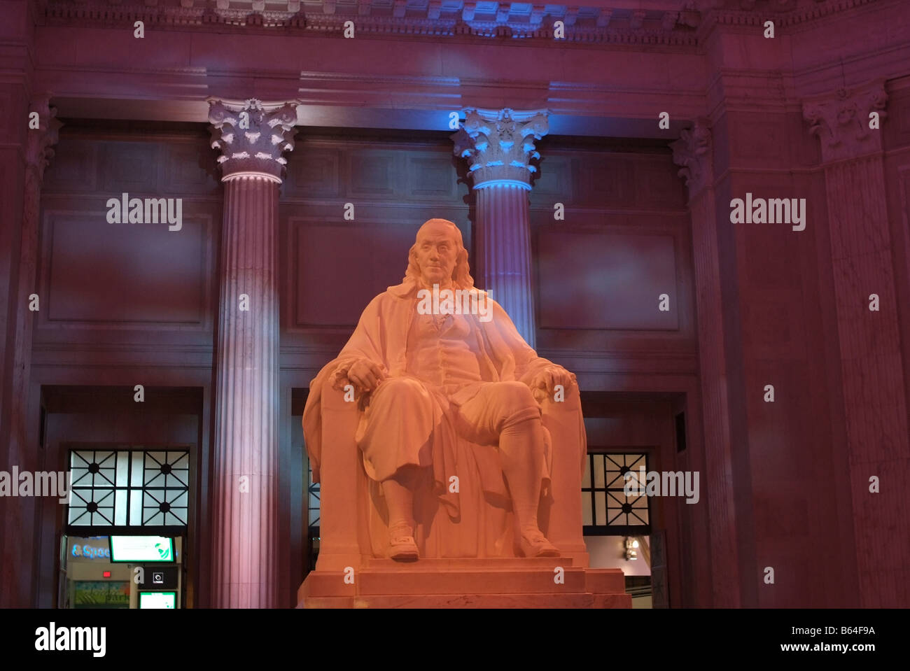 Philadelphia PA Franklin Institute Science Museum statue de Ben Franklin en rotonde Banque D'Images